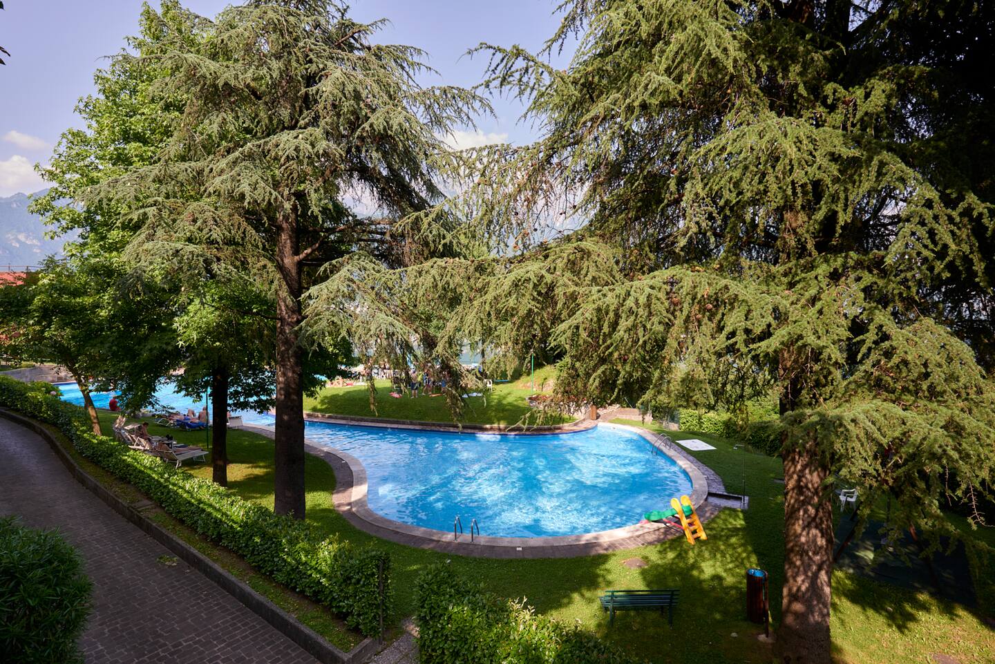 Pool lounger rental