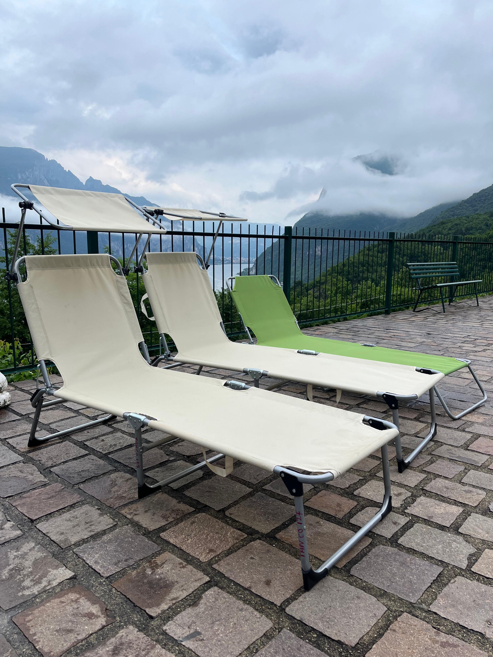 Pool lounger rental